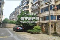 图书馆对面