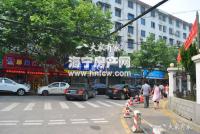 图书馆对面