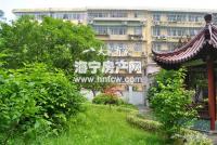 图书馆对面